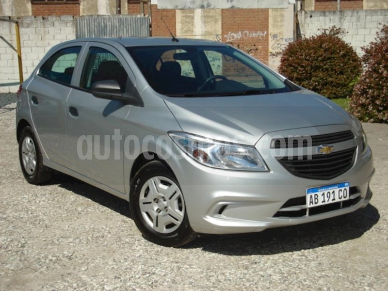 foto Chevrolet Onix LS Joy + usado