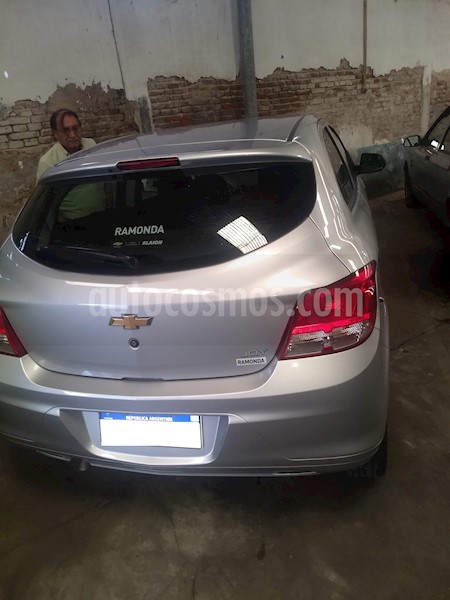 foto Chevrolet Onix LS Joy usado