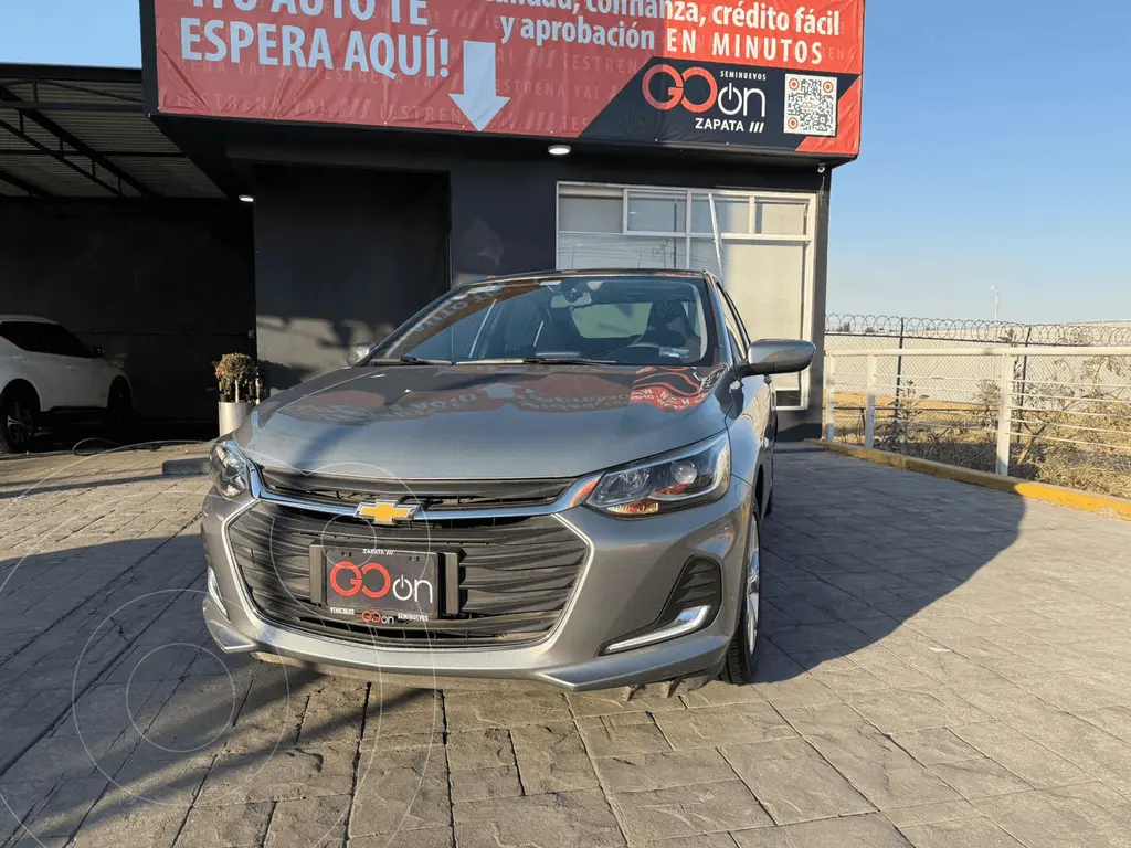 foto Chevrolet Onix LT usado (2023) color CH GRIS PLATINO precio $240,000