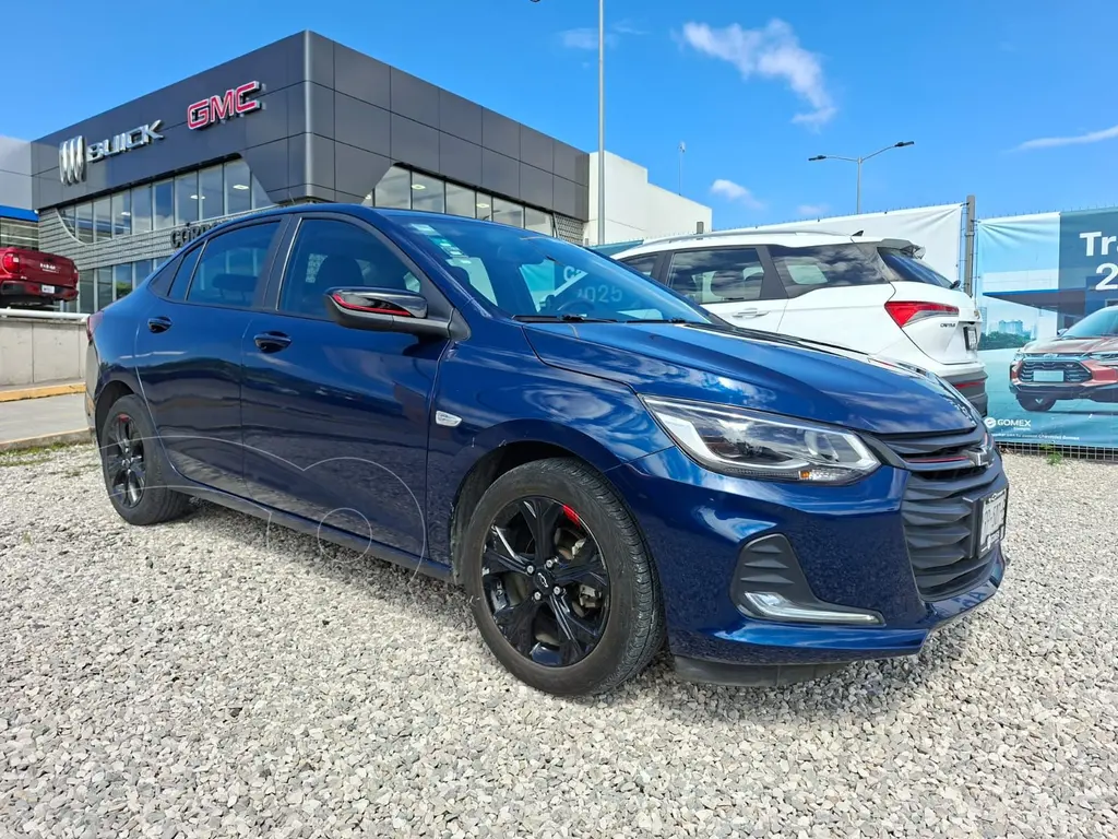 foto Chevrolet Onix Premier Red Line Aut usado (2023) color Azul Oscuro precio $320,000