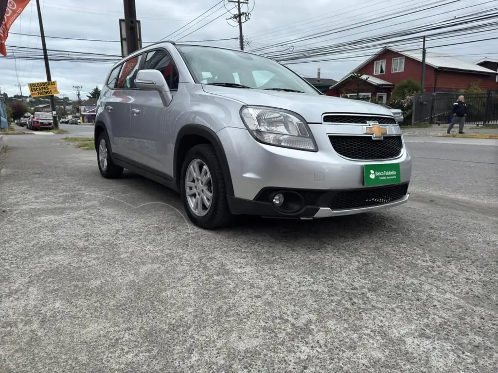 foto Chevrolet Orlando 2.0L LS Diesel Aut usado (2016) color Plata precio $8.900.000