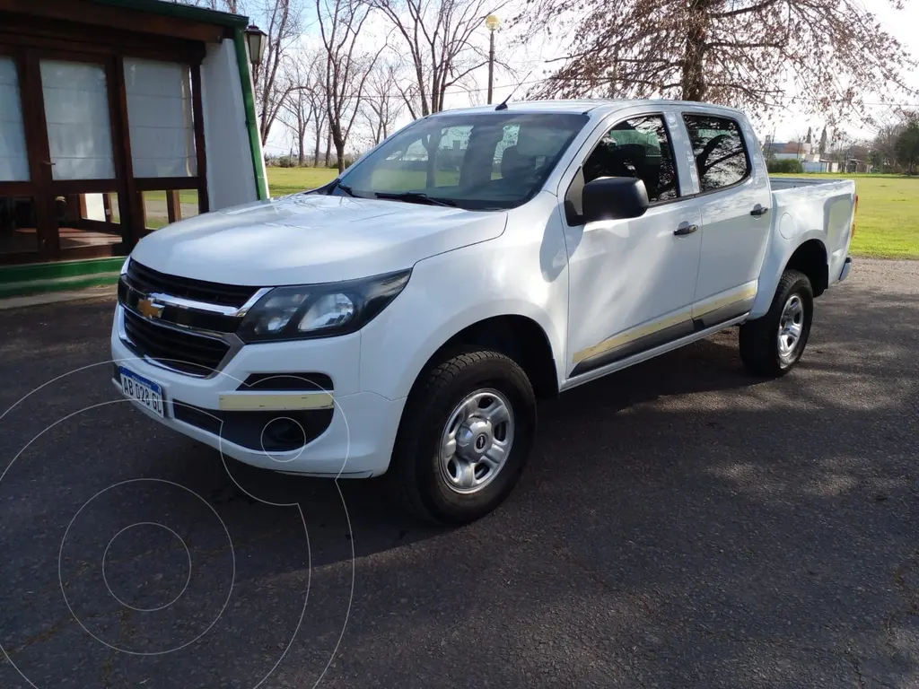 foto Chevrolet S 10 LS 2.8 4x2 CD usado (2017) color Blanco precio $10.850.000