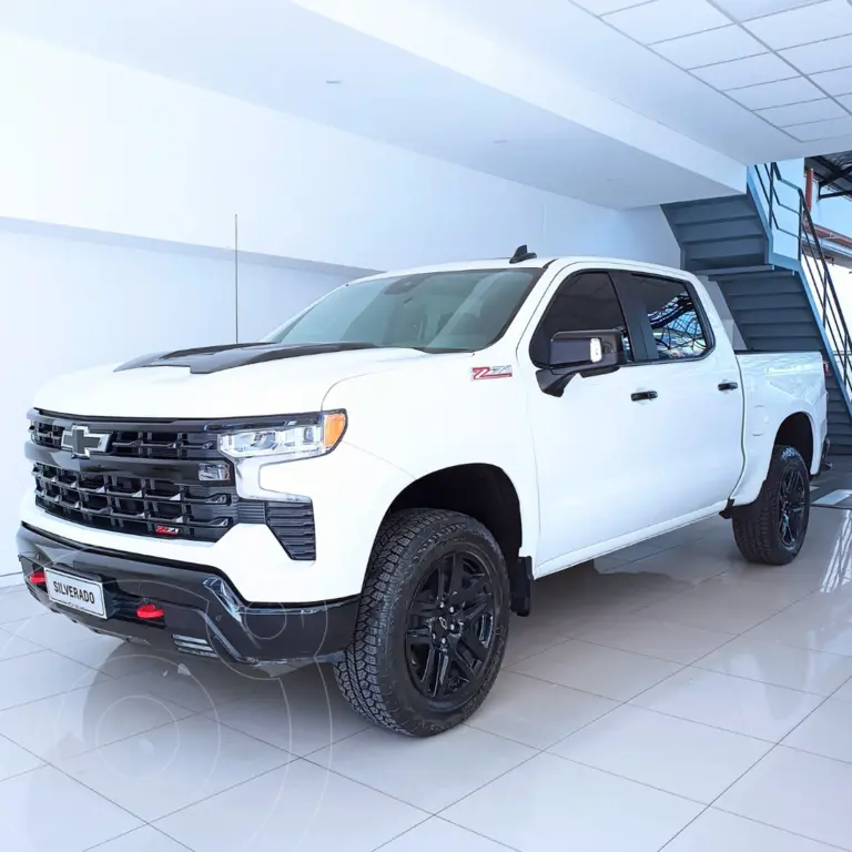 foto Chevrolet Silverado Z71 Trail Boss nuevo color Blanco precio $107.200.000