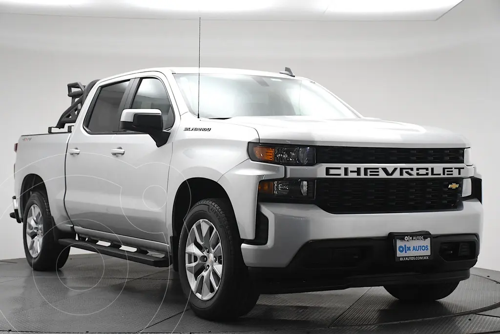 Chevrolet Silverado Doble Cabina 4X4 financiado en mensualidades