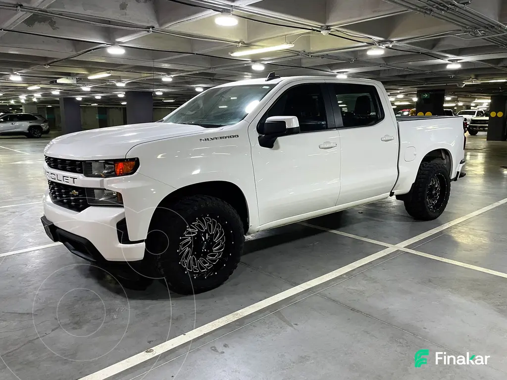 foto Chevrolet Silverado Doble Cabina 4X2 usado (2020) color Blanco precio $560,000