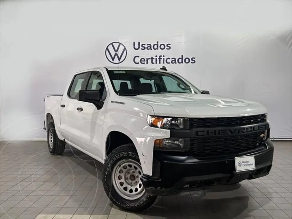 foto Chevrolet Silverado Doble Cabina 4X4 usado (2020) color Blanco precio $605,000