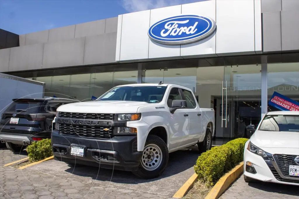 foto Chevrolet Silverado LS DOBLE CABINA usado (2020) color Blanco precio $499,000
