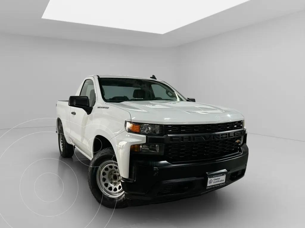foto Chevrolet Silverado Cabina Regular 4X2 usado (2020) color Blanco precio $400,000