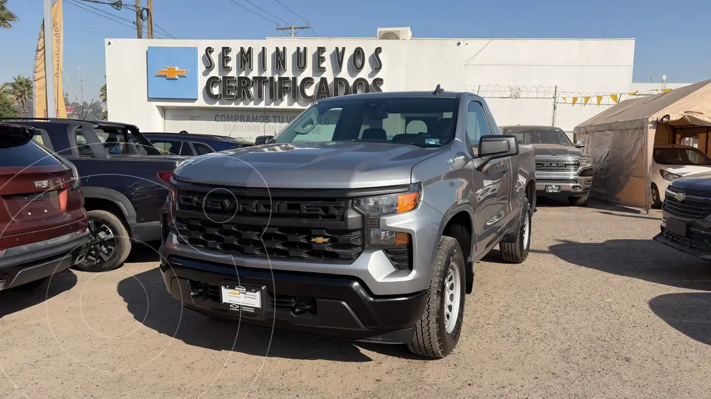 foto Chevrolet Silverado Cabina Regular V8 4X4 usado (2024) color Gris precio $775,000