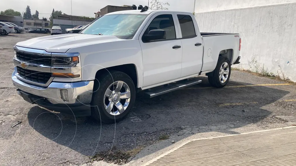 foto Chevrolet Silverado 4x2 Cab Ext LS V6 usado (2017) color Blanco Olímpico precio $379,900