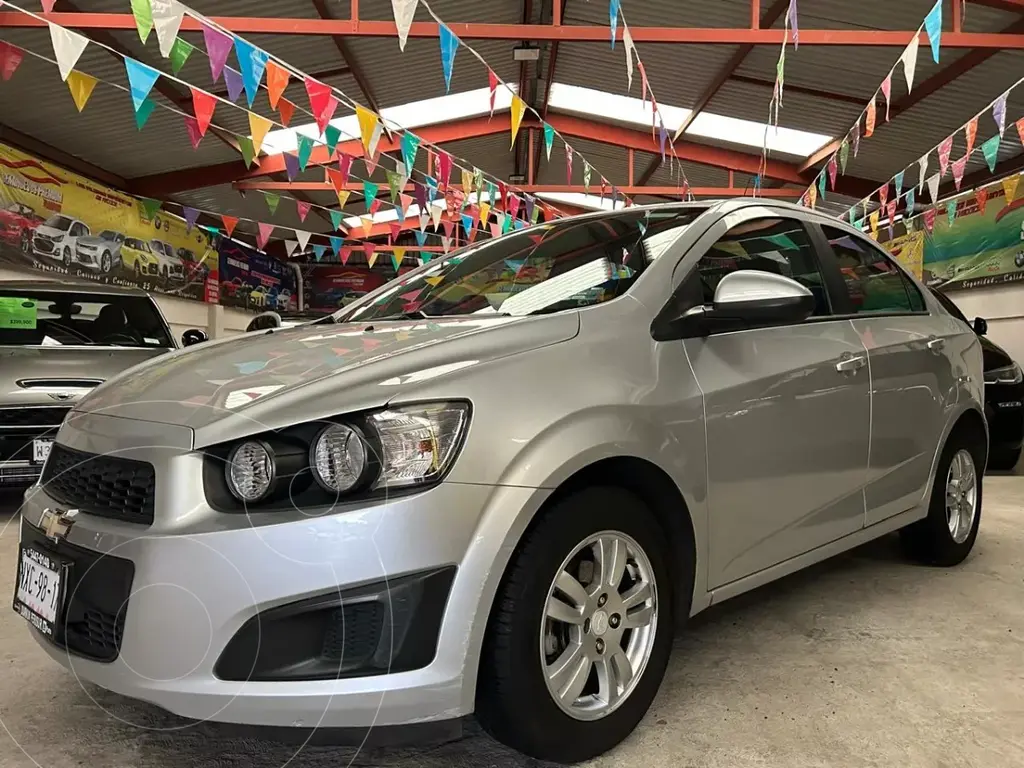 foto Chevrolet Sonic LT usado (2016) color Plata Brillante precio $189,900