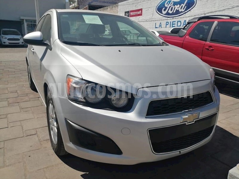 foto Chevrolet Sonic LT usado (2014) color Plata precio $130,000