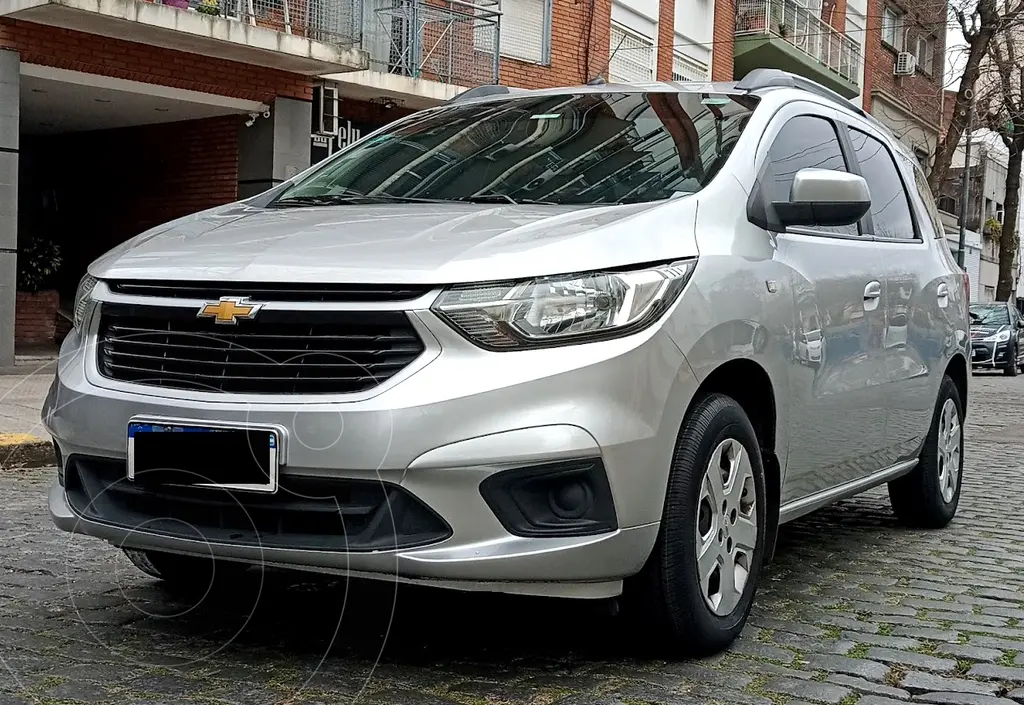 foto Chevrolet Spin LT 1.8 5 Pas usado (2020) color Plata precio $19.500.000