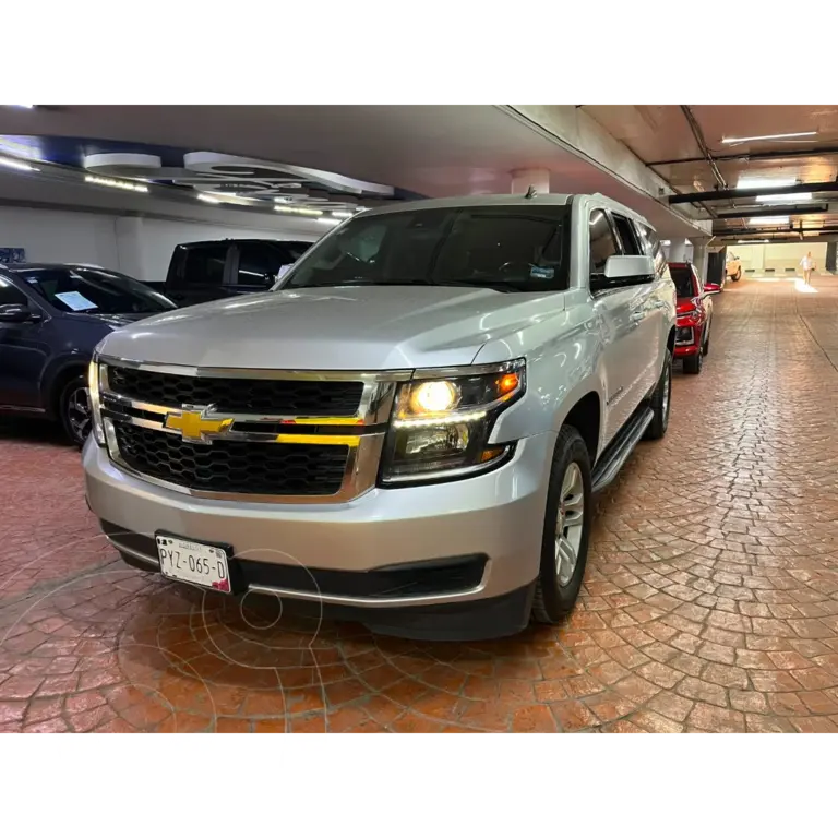 Chevrolet Suburban LT Piel Cubo 2017