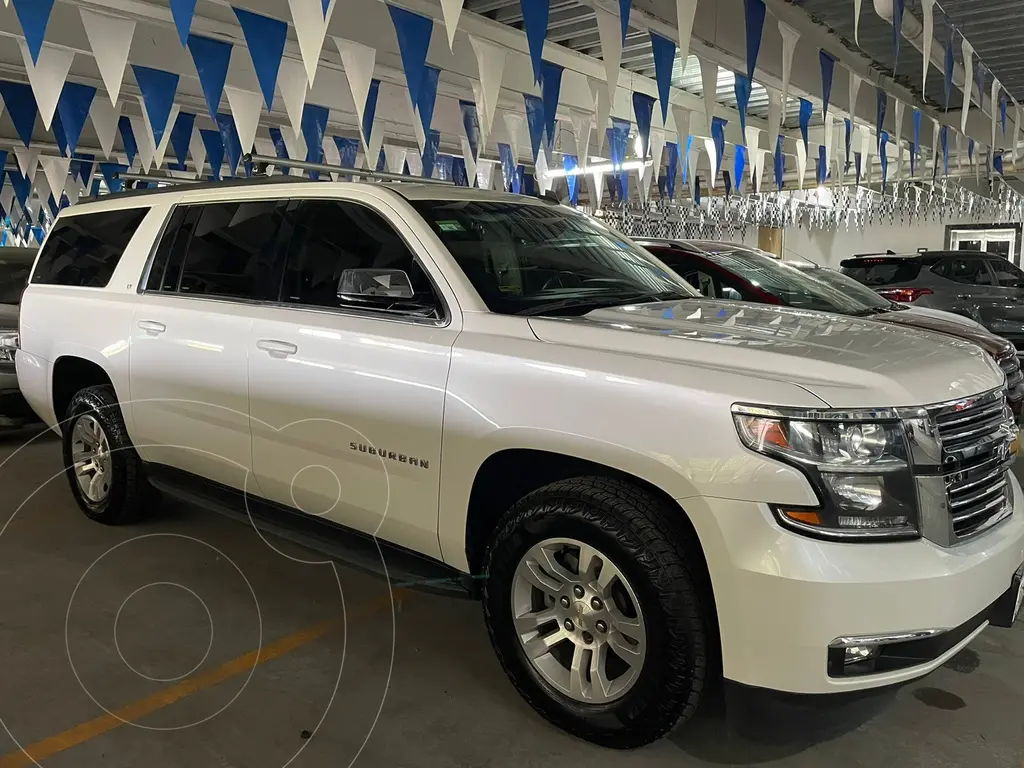 Chevrolet Suburban LT Piel 2017