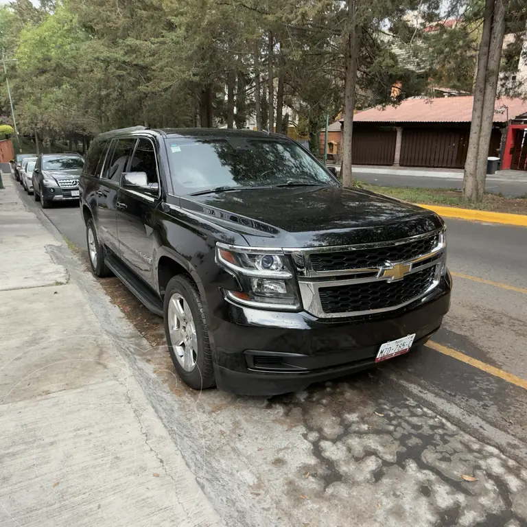 Chevrolet Suburban LT Piel Cubo usado (2016) color Negro precio $419,900