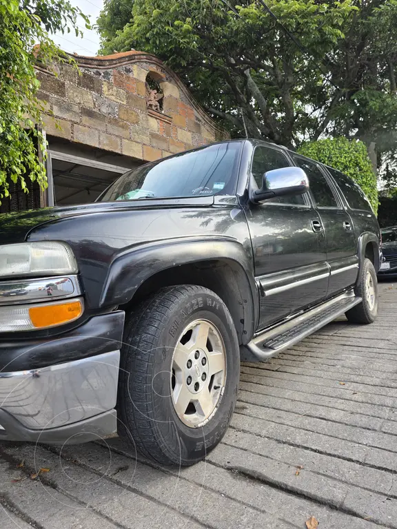 Chevrolet Suburban LT Piel 2002