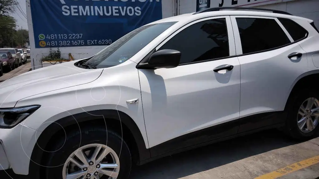 foto Chevrolet Tracker LS usado (2022) color Blanco precio $305,000