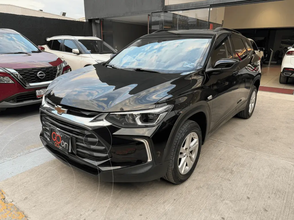 foto Chevrolet Tracker PAQUETE B usado (2023) color CH NN NEGRO precio $270,000