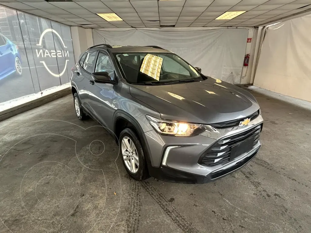 foto Chevrolet Tracker LS Plus Aut usado (2022) color Gris Oscuro precio $279,800