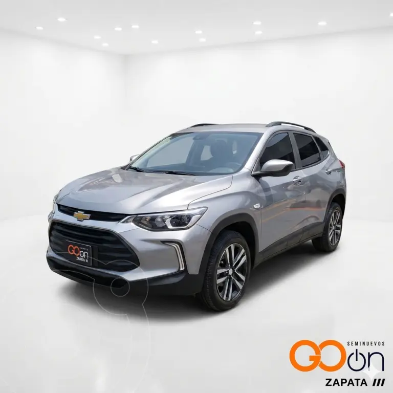 foto Chevrolet Tracker LS usado (2024) color CHPLATA ELECTRICO precio $299,000