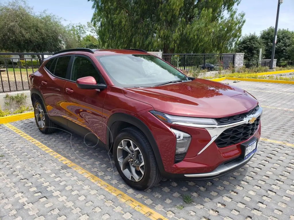 Chevrolet Trax LT usado (2024) color Rojo precio 515,000