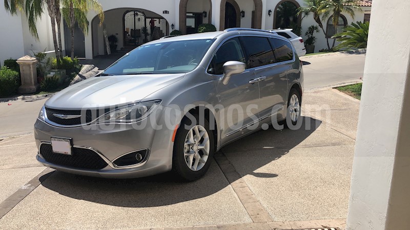 foto Chrysler Pacifica Limited usado
