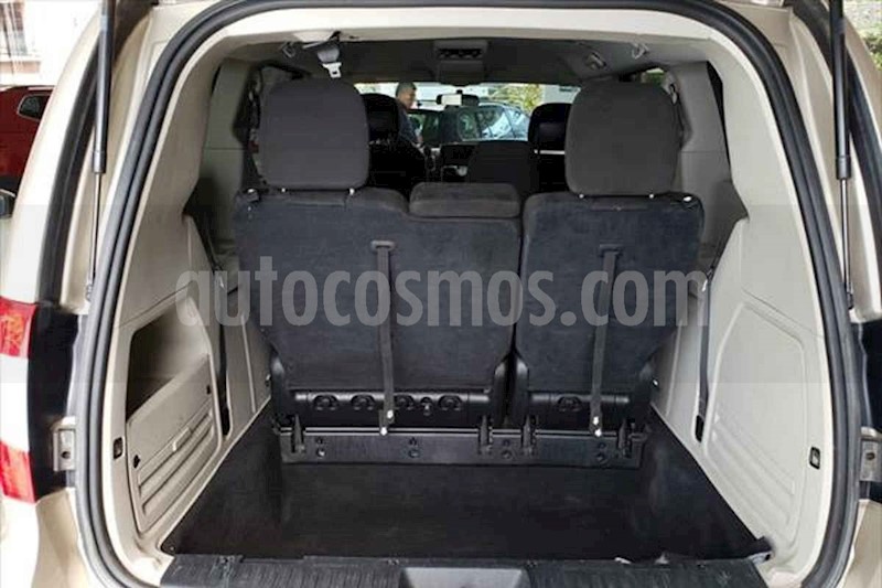 foto Chrysler Town and Country Li 3.6L usado