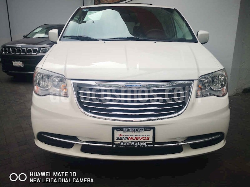 foto Chrysler Town and Country LX 3.6L usado
