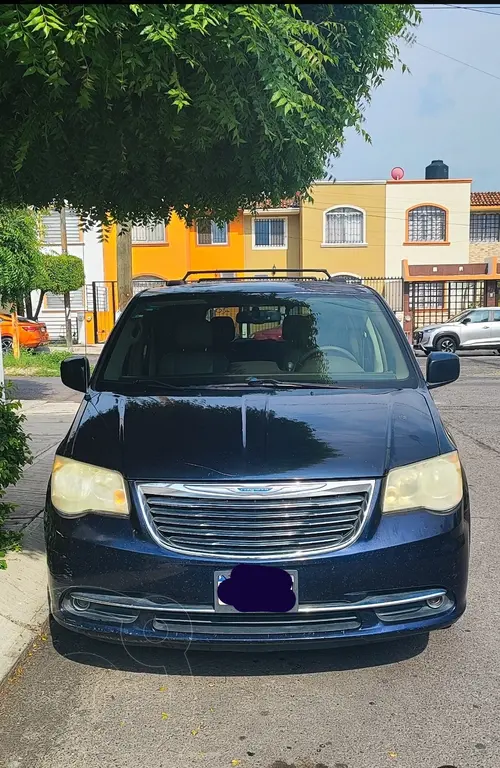 Chrysler Town and Country Touring 3.6L 2011