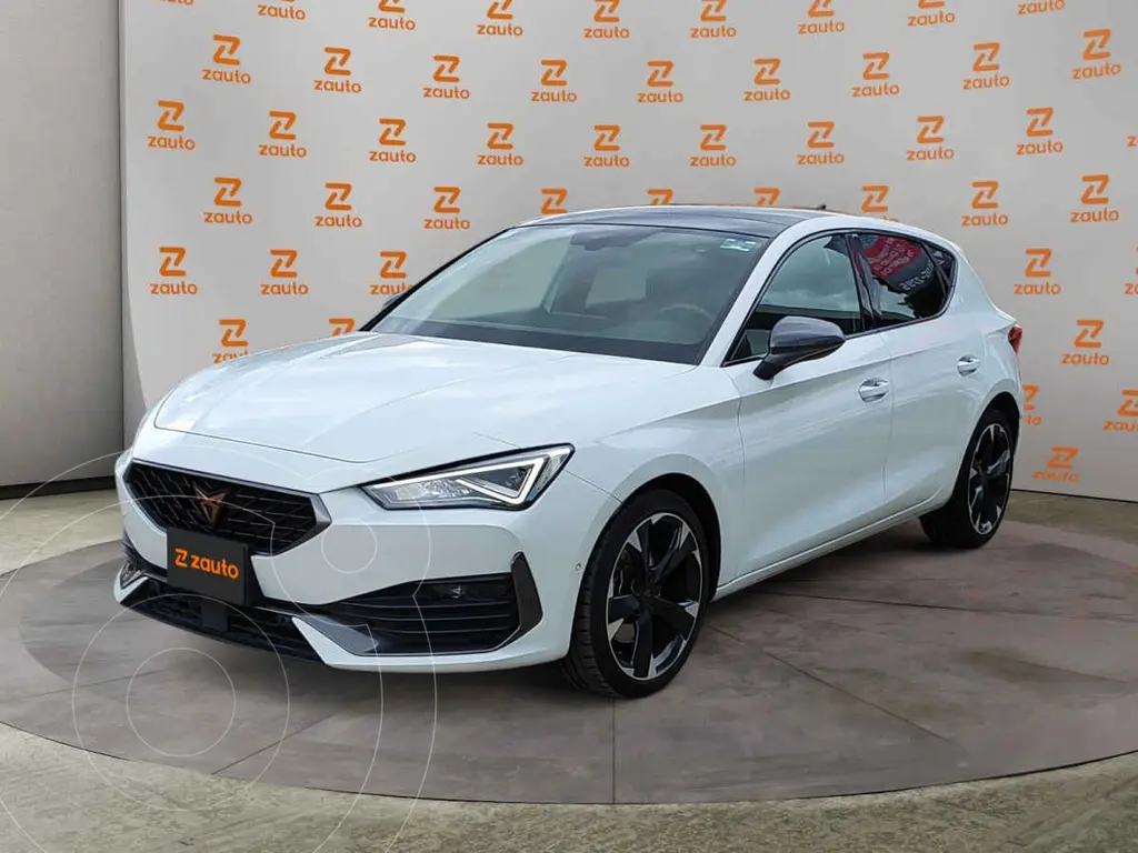 foto CUPRA León 190 HP usado (2024) color Blanco precio $568,900
