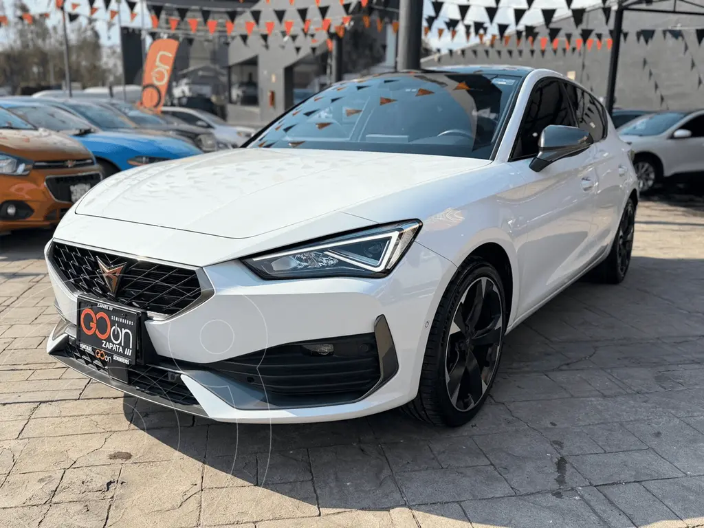 foto CUPRA León 190 usado (2024) color CUP BLANCO NEVADA precio $575,000