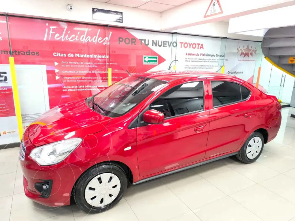 foto Dodge Attitude SE usado (2024) color Rojo precio $225,000