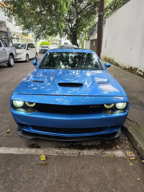 Dodge challenger srt 8 (2010)