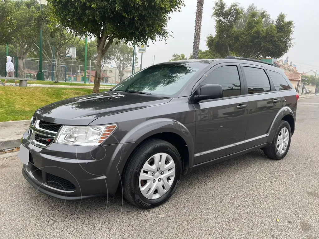 Dodge Journey SE 2.4L 7 Pasajeros usado (2015) color Plata precio $135,000