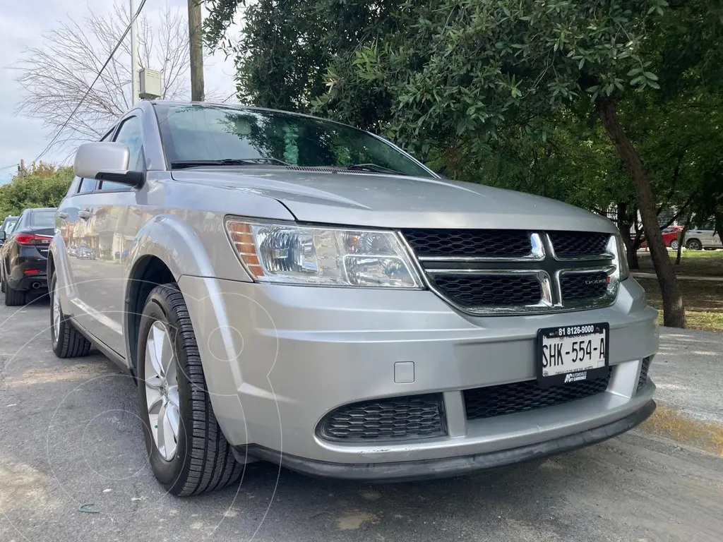 foto Dodge Journey SXT 2.4L 5 Pasajeros Plus usado (2013) color Plata precio $189,900