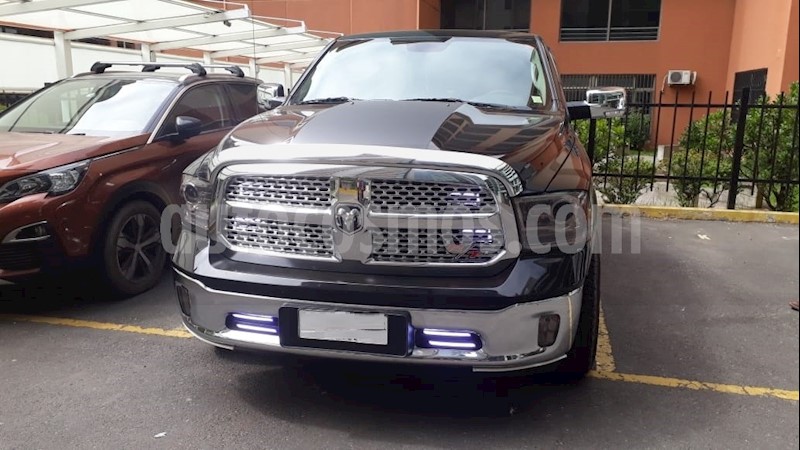 foto Dodge Ram 1500 5.7L HEMI Crew Cab 4X4 Aut usado