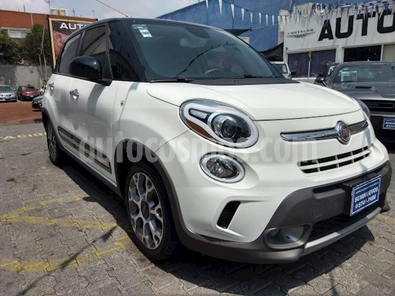 foto Fiat 500L Trekking usado