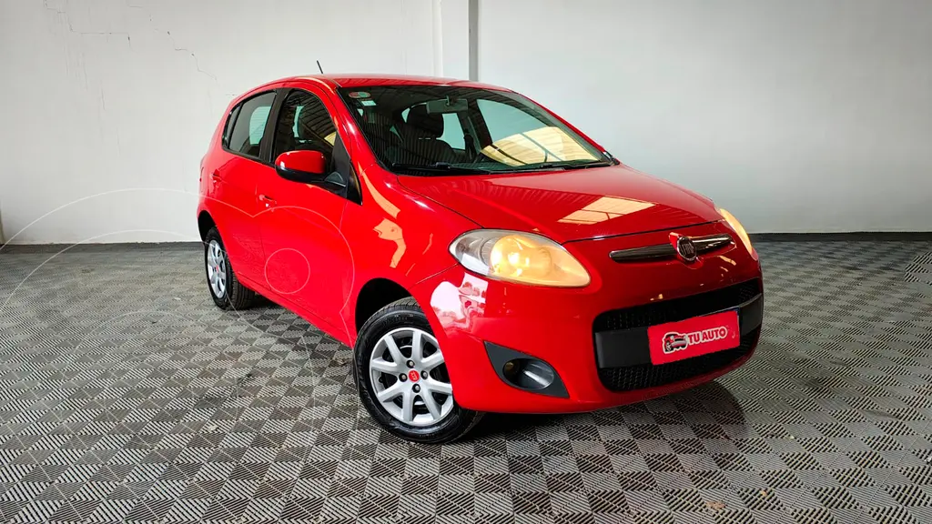 foto FIAT Palio 5P Attractive usado (2016) color Rojo Alpine precio $14.210.000