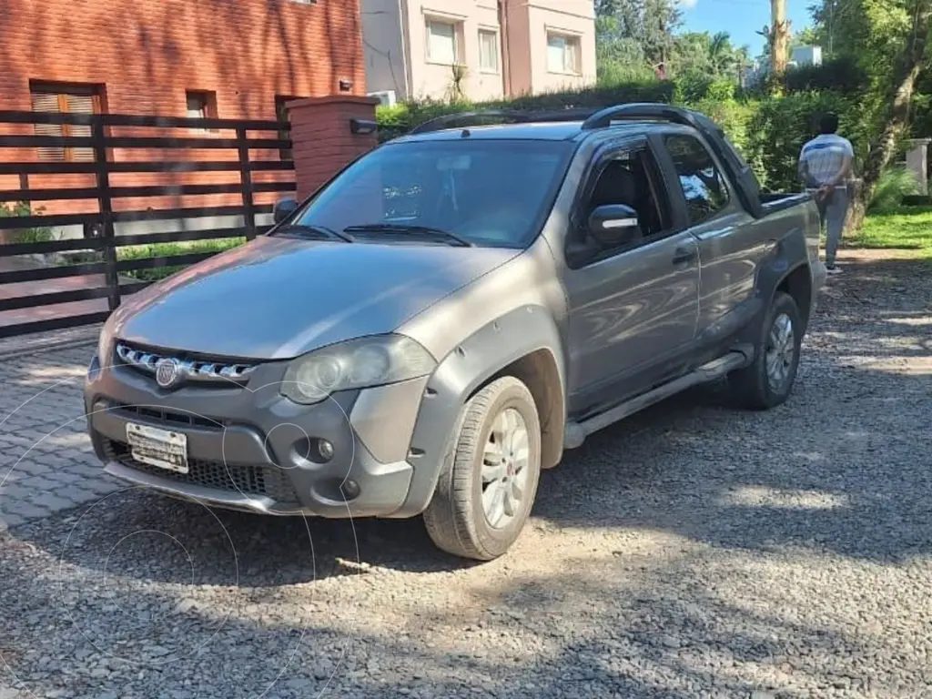 foto FIAT Strada Adventure 1.6 Cabina Doble 3 Puertas usado (2013) color Gris Cromo precio $11.000.000