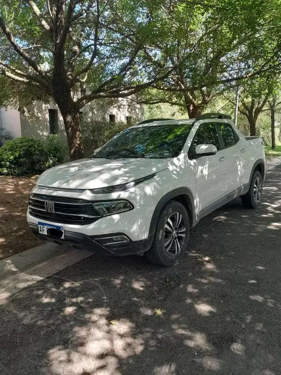 foto FIAT Toro 1.8 Freedom 4x2 CD Aut usado (2022) color Blanco precio $28.500.000