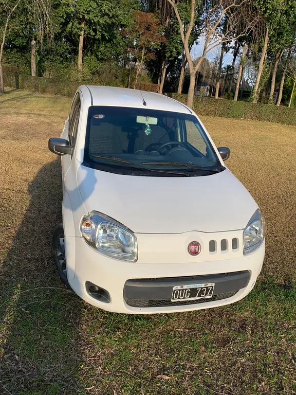 Fiat Uno 5P 1.4 Fire Evo Attractive Pack Seguridad (1368 Cc) 2015 - foto 3