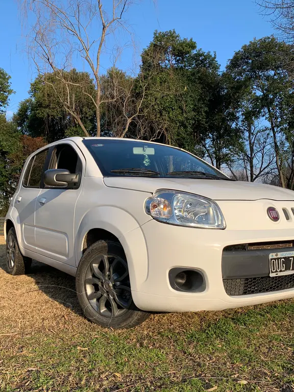 Fiat Uno 5P 1.4 Fire Evo Attractive Pack Seguridad (1368 Cc) 2015 - foto 2