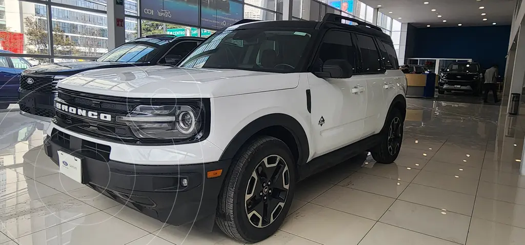 foto Ford Bronco Sport Outer Banks usado (2023) color Blanco precio $559,999