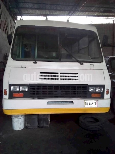 foto Ford Cargo 815 furgon usado