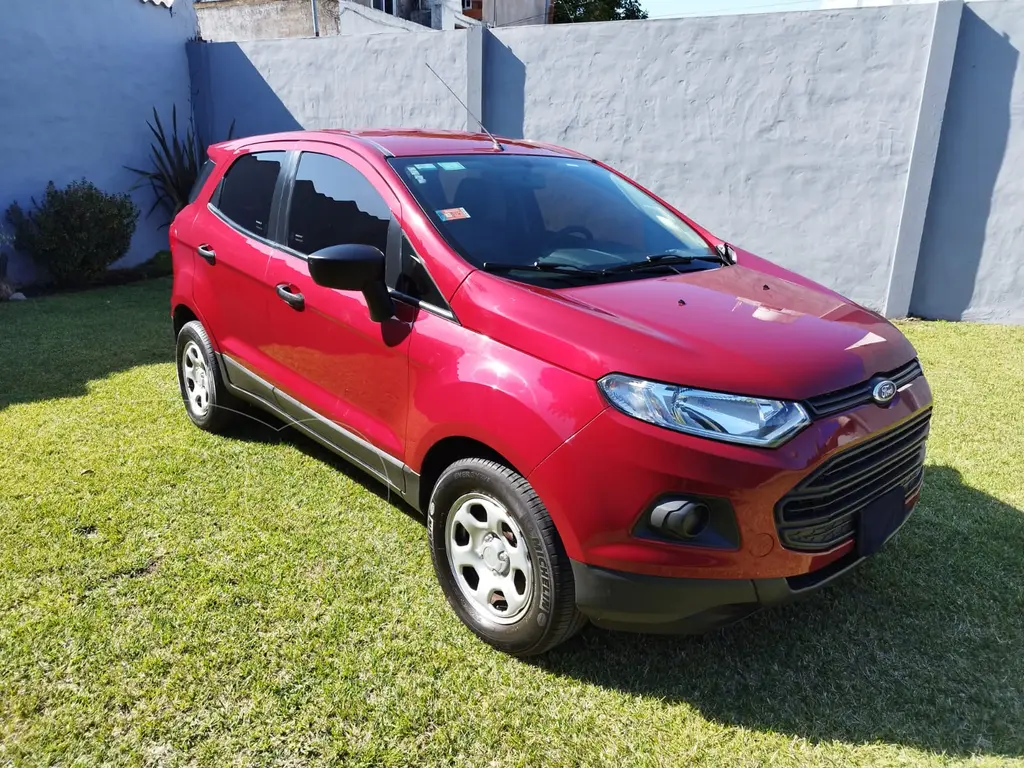 foto Ford EcoSport S usado (2015) color Rojo precio $4.500.000