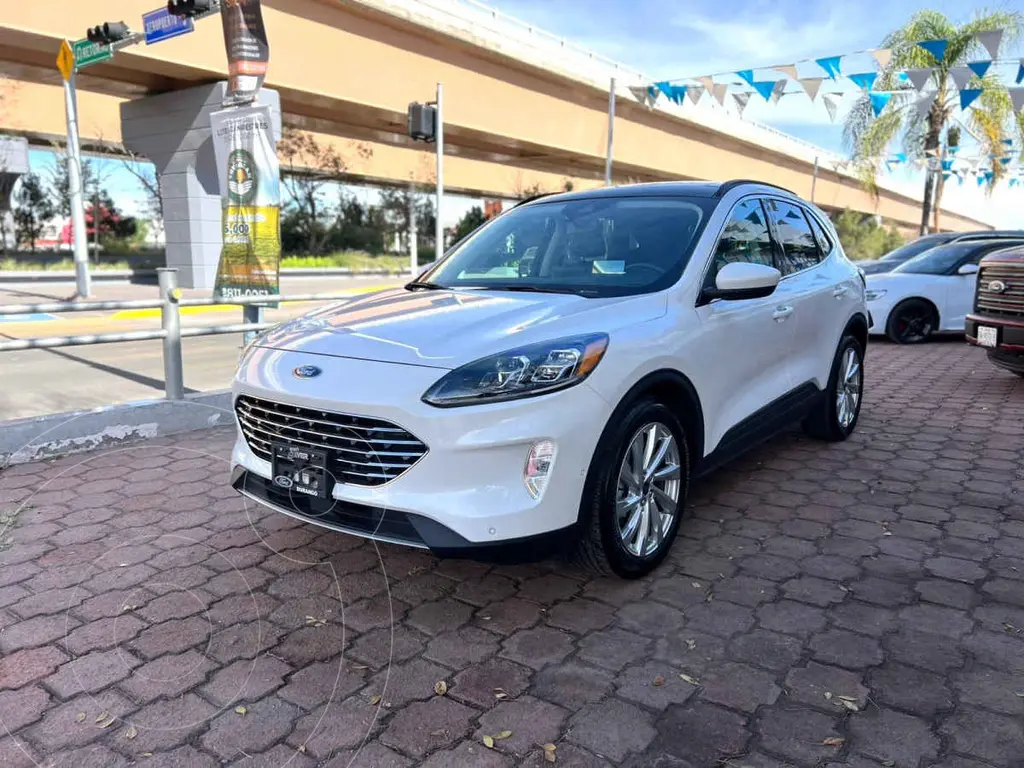 foto Ford Escape Híbrida Titanium usado (2022) color Blanco precio $570,000