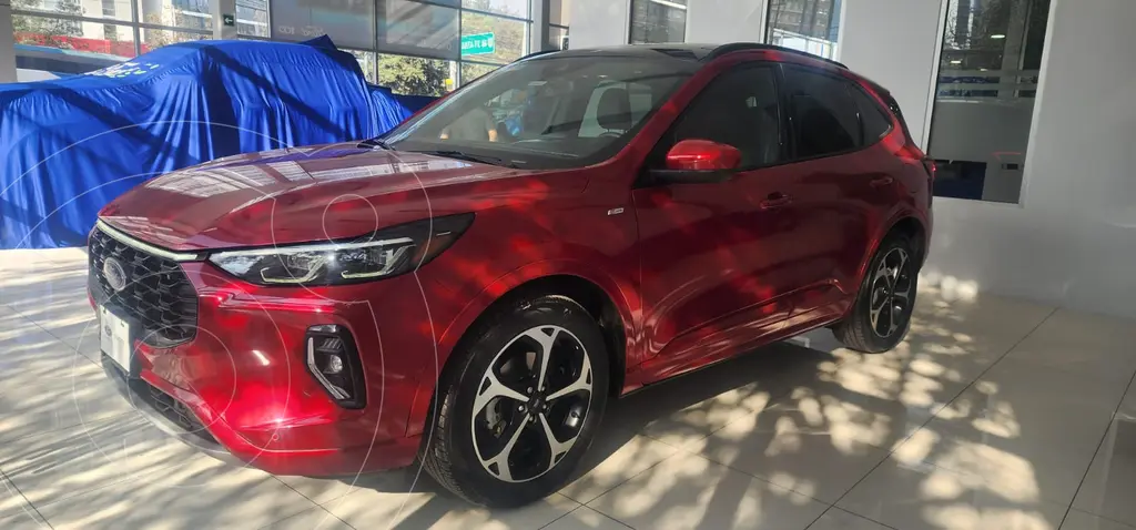 foto Ford Escape Híbrida ST Line Elite usado (2023) color Rojo Cerezo precio $559,999