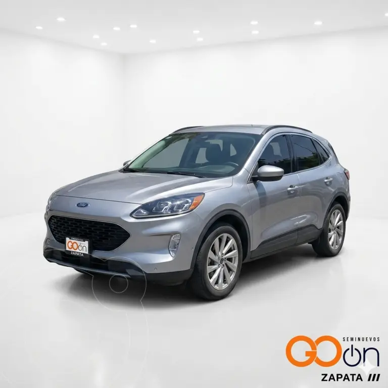 foto Ford Escape TITANUM usado (2022) color FOR PLATA precio $430,000