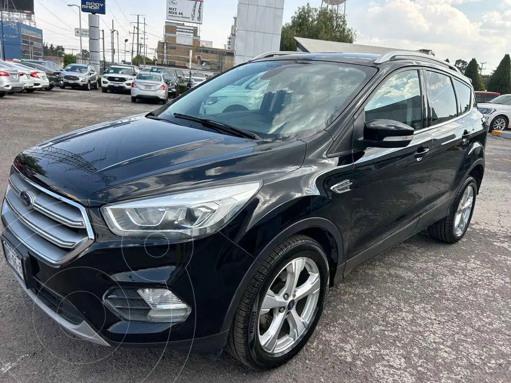 foto Ford Escape Trend Advance usado (2019) color Negro precio $280,000